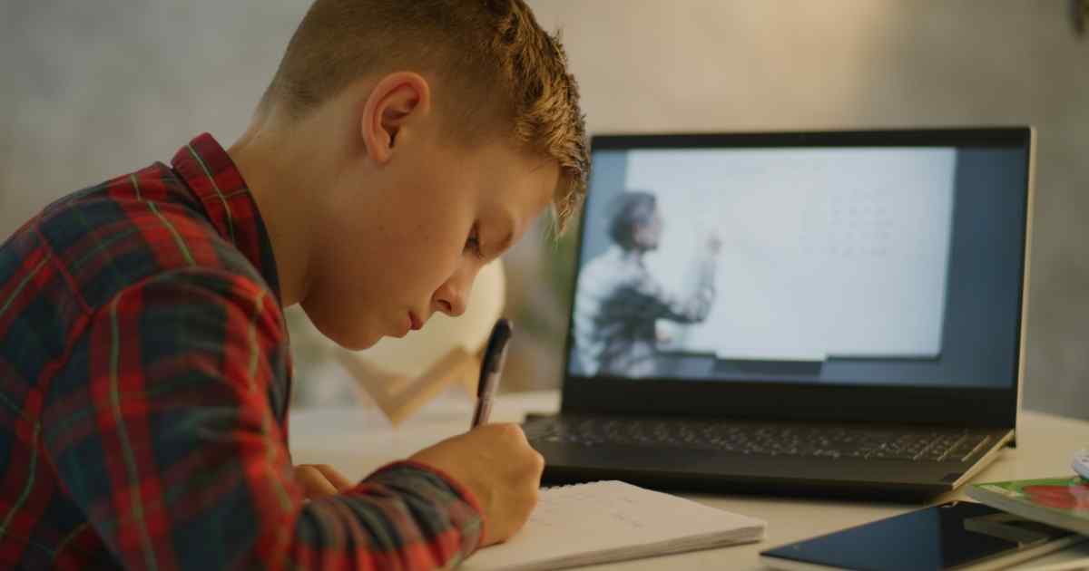 Using Online Tuition to Support Lockdown Learning at Home in 2021